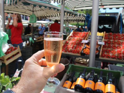 Foodies auf dem Wochenmarkt 